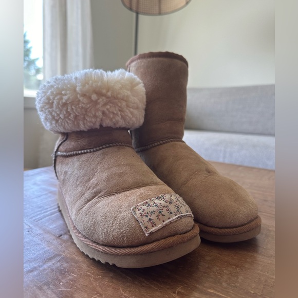 Uggs Kids Classic ll Boot | Size 4 Chestnut - Picture 5 of 7